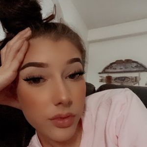 Meet your Posher, Kelli